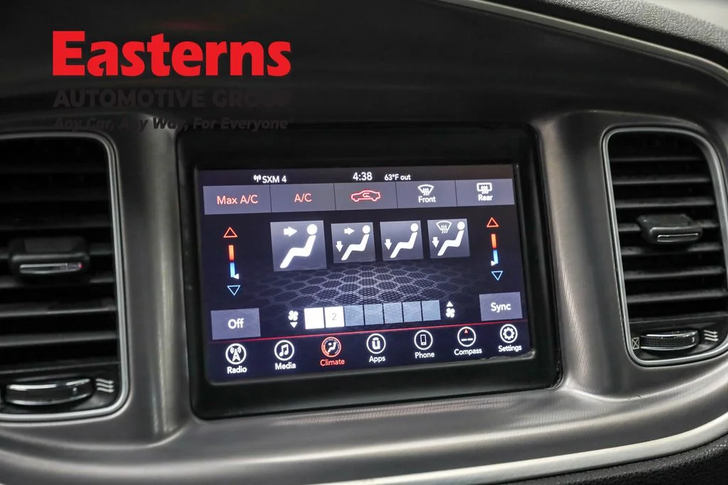 Used 2022 Black Dodge SXT image 19