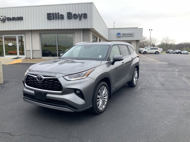 Heavy Meta 2025 Toyota Highlander Hybrid Platinum AWD SUV / Crossover All-Wheel Drive