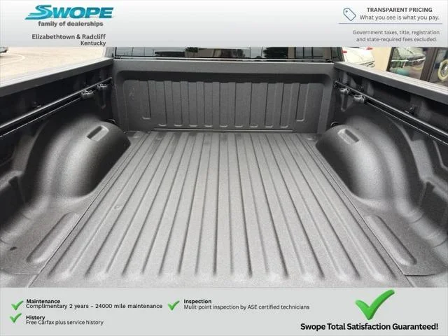 New 2026 Diamond Black Crystal Pearl-Coat Exterior Paint RAM TRADESMAN image 12