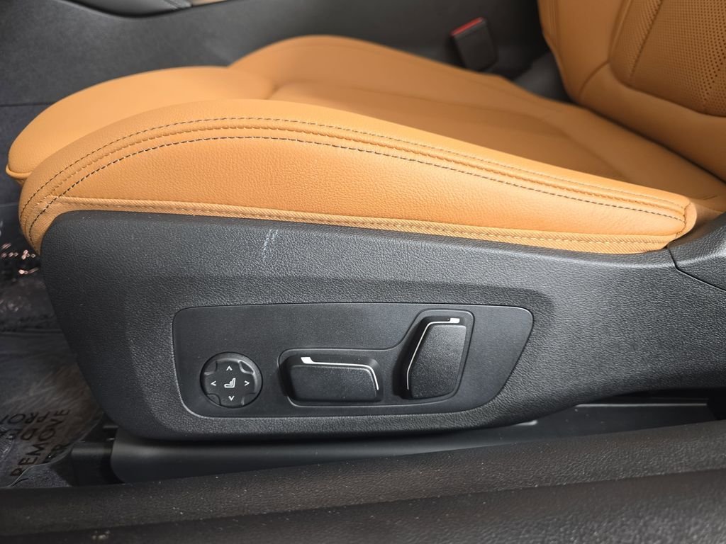 New 2027 Mineral White Metallic BMW M440i xDrive image 28