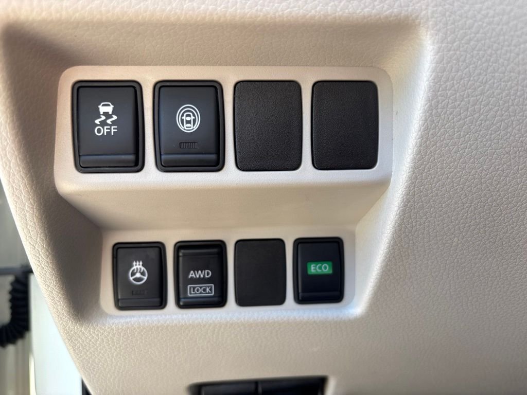 Used 2019 White Nissan SV image 20