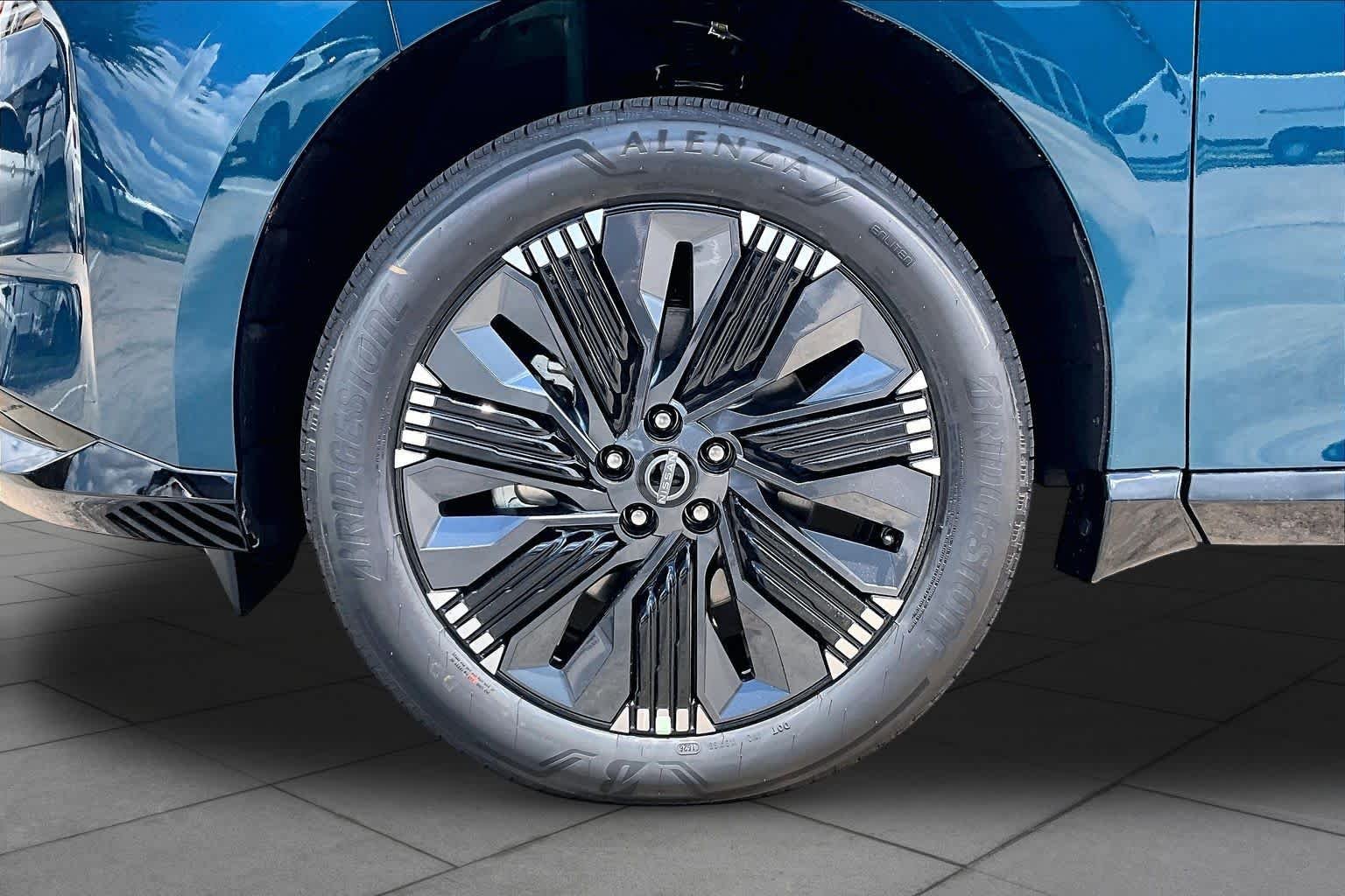 New 2026 Aurora Blue Pearl Metallic Nissan Platinum image 9