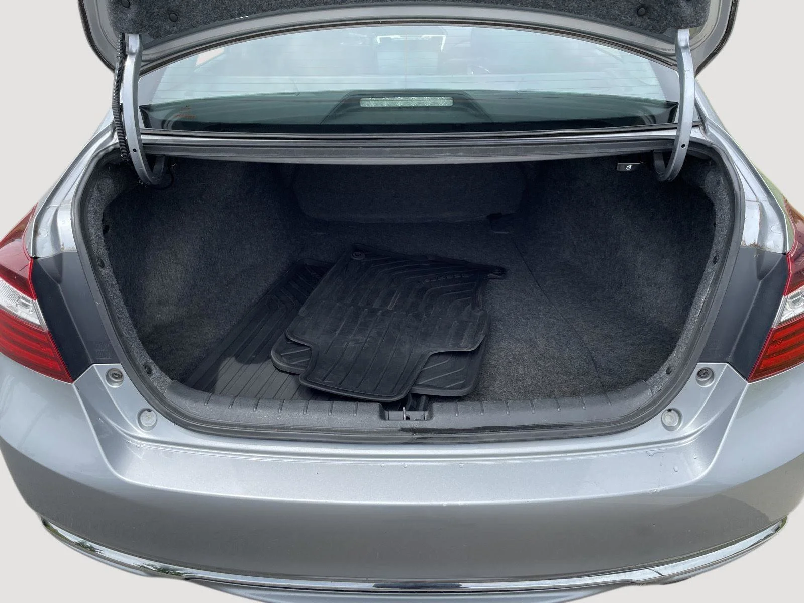 Used 2017 Lunar Silver Metallic Honda LX image 7