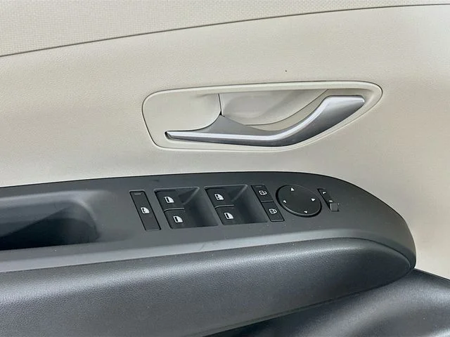 New 2026 Hyundai TUCSON SE