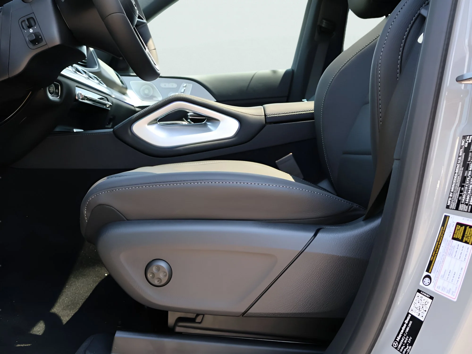 New 2026 MANUFAKTUR Alpine Gray Mercedes-Benz GLE 350 image 37