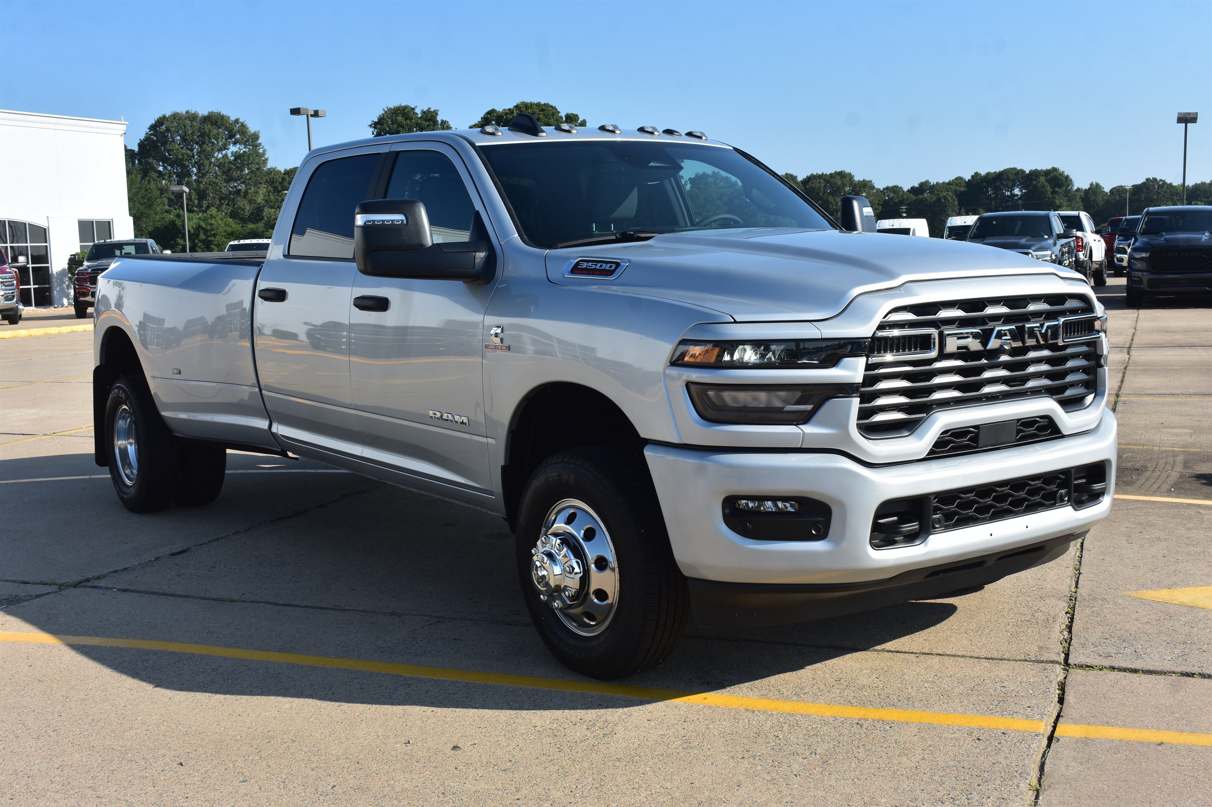 New 2026 Silver-Zynith Exterior Paint RAM Big Horn image 3