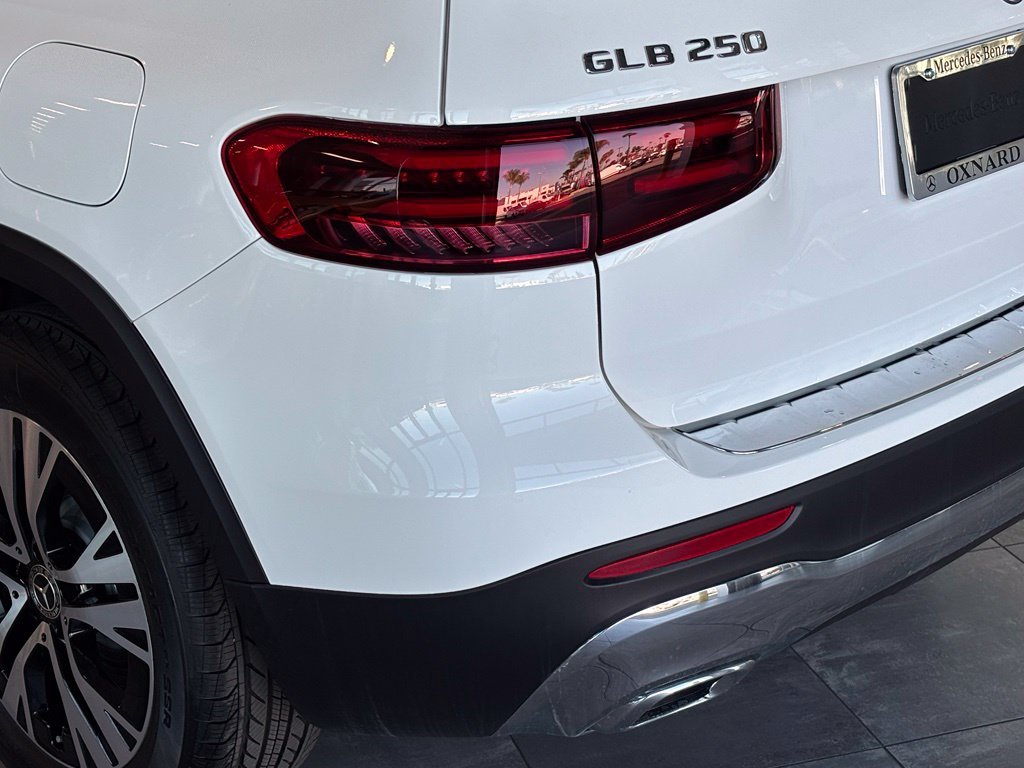 New 2026 Polar White Mercedes-Benz GLB 250 image 6