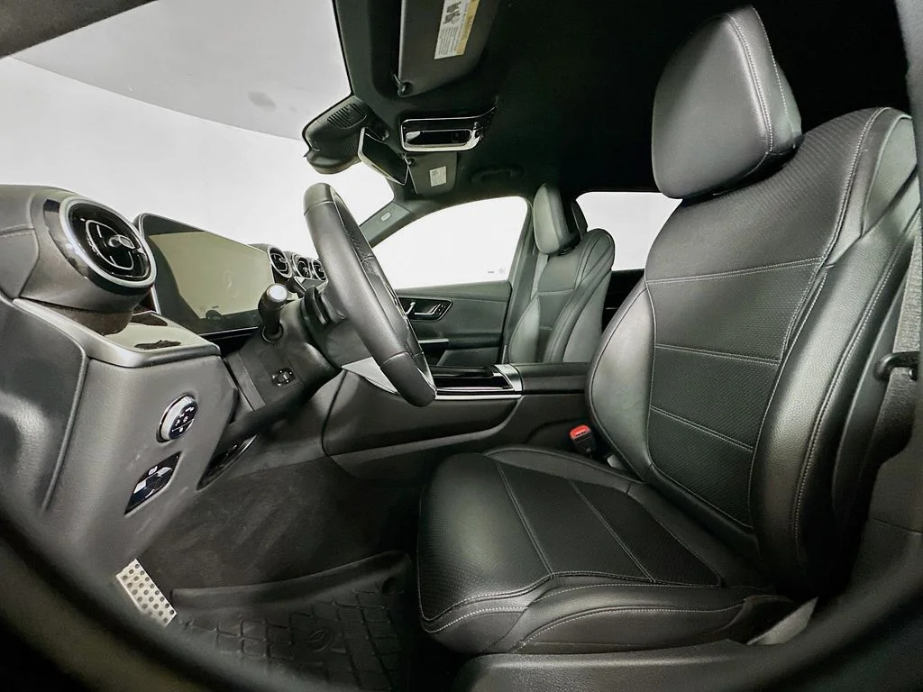 Used 2023 Blue Mercedes-Benz GLC 300 image 19