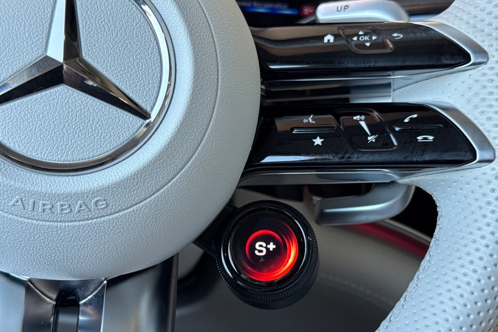 Certified Used 2024  Mercedes-Benz Base image 32