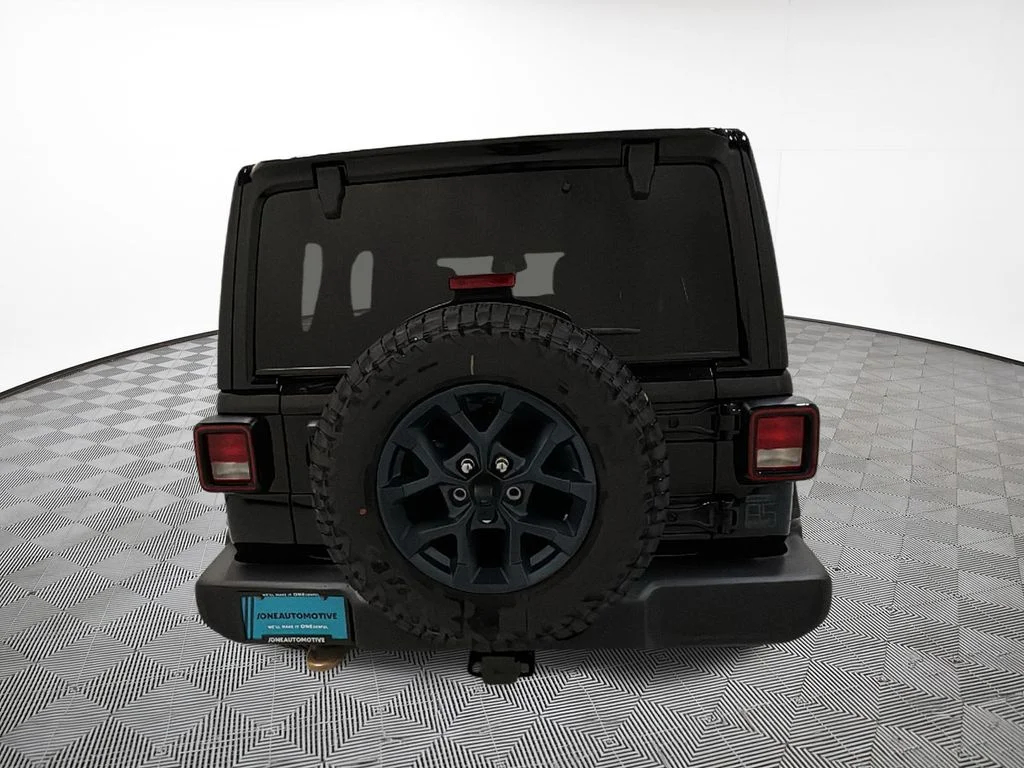 New 2026 Black Clear-Coat Exterior Paint Jeep 85th Anniversary Edition image 10