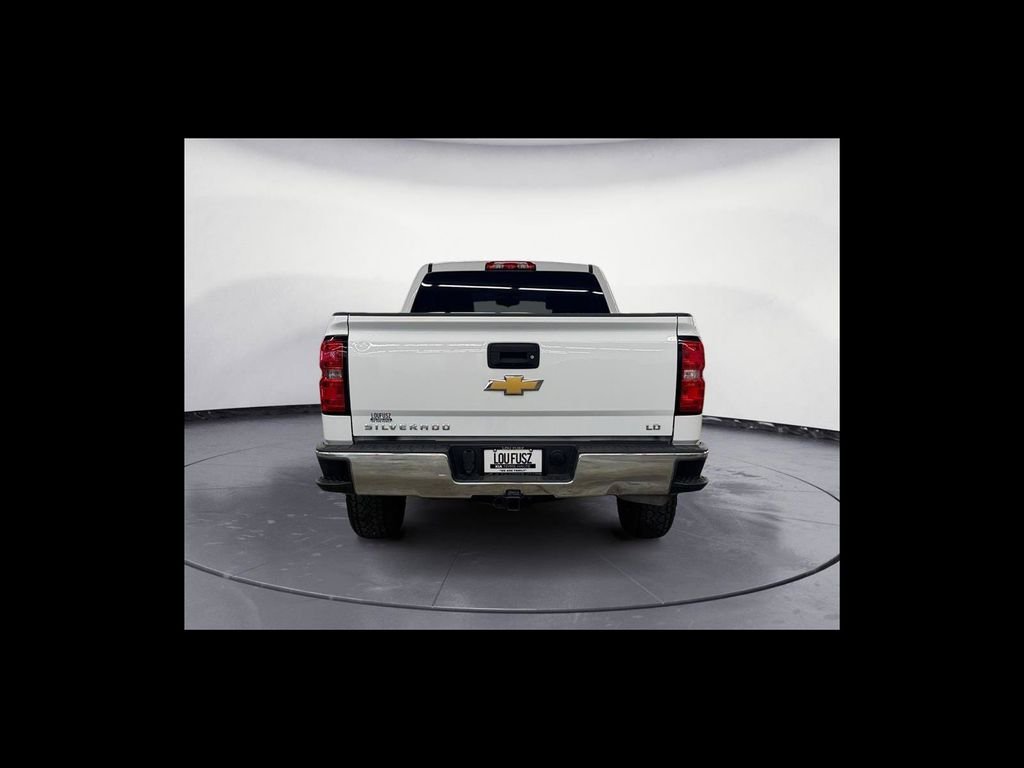 Used 2019 White Chevrolet LT image 5