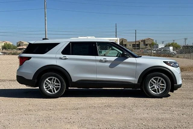 New 2026 Space White Metallic Ford Active 100A image 3