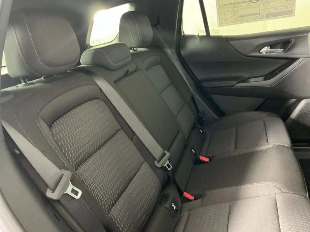 New 2027 Summit White Chevrolet LT image 9