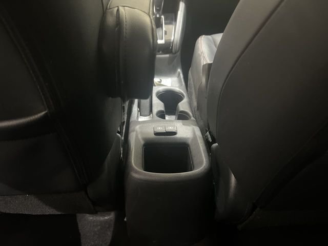 Used 2019 White Nissan SR image 19