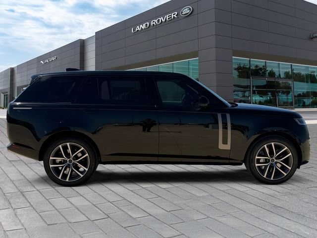 New 2026 Santorini Black Land Rover SE image 6