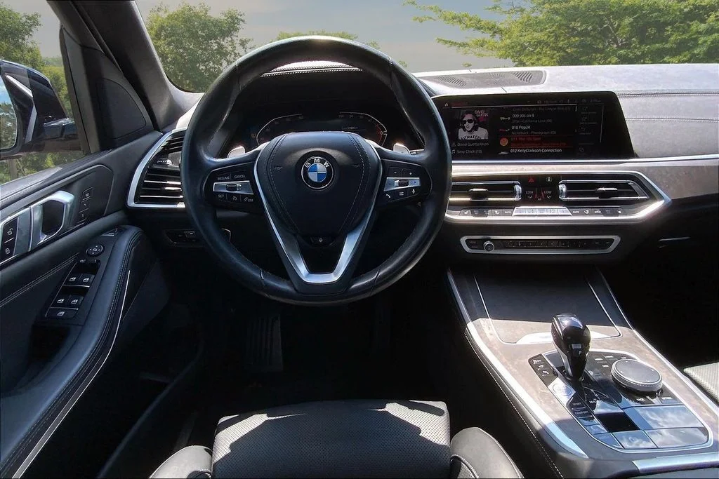 Used 2023 Gray BMW xDrive40i image 8
