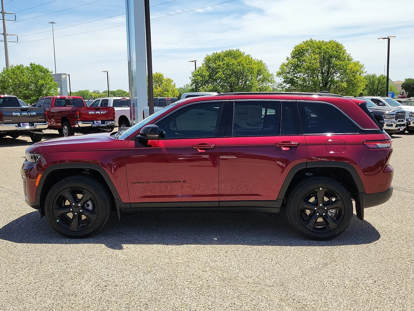 New 2026 Velvet Red Pearlcoat Jeep LIMITED 4X4 image 2