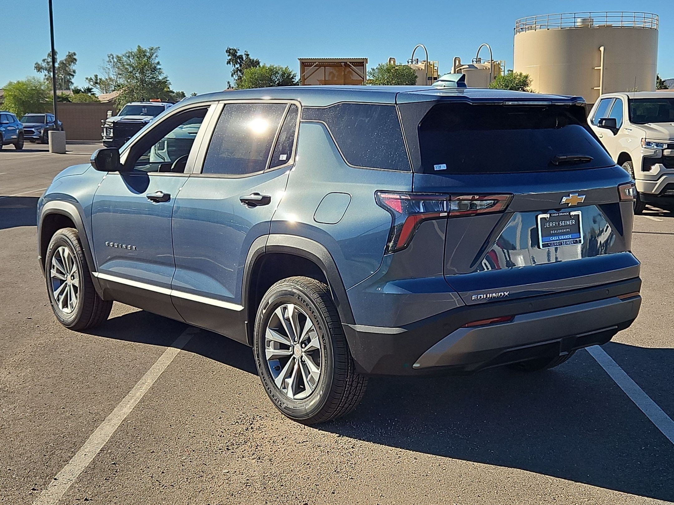 2027 Chevrolet Equinox LT - Photo 11