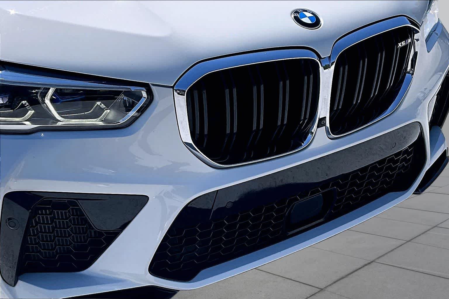 Used 2022 Alpine White BMW  image 28