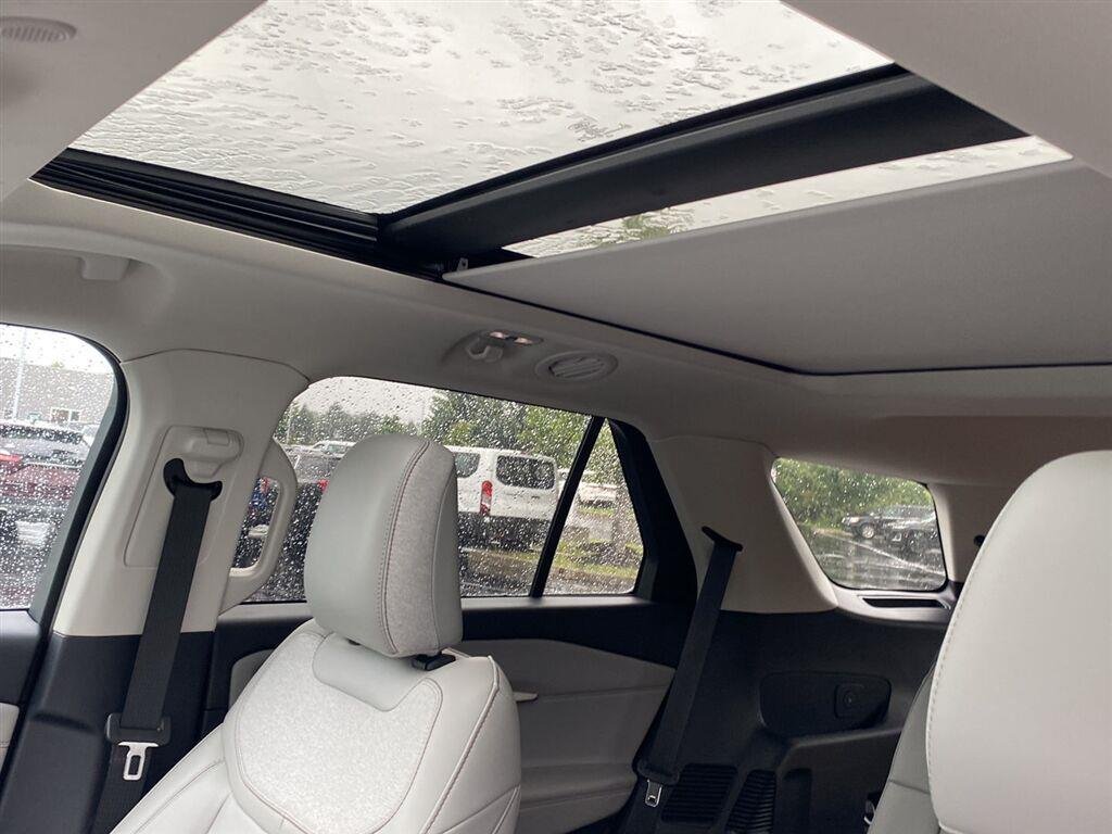 Used 2025 Carbonized Gray Ford Active image 5