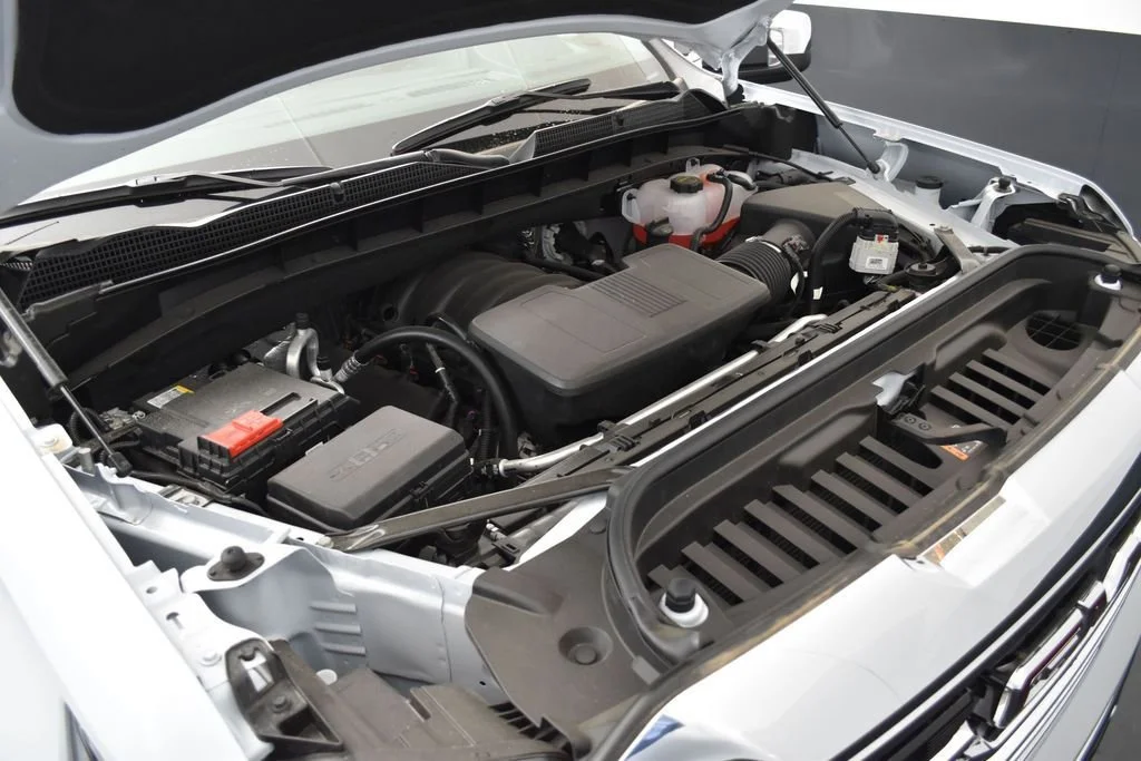 New 2026 Glacier White Tricoat GMC SLT image 36