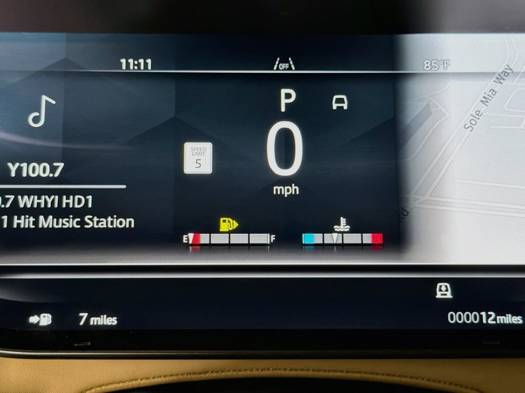 New 2027 Belgravia Green Land Rover SE image 12