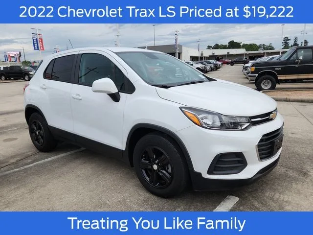 2022 Chevrolet Trax LS's photo