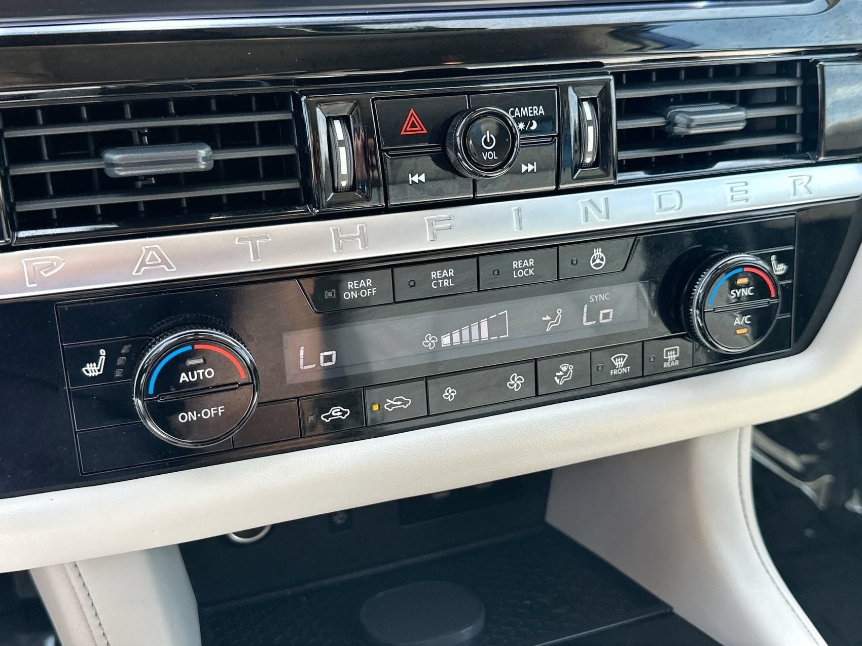 Used 2026 Deep Ocean Blue Pearl Nissan SL image 18