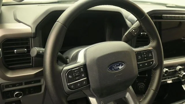 Used 2024 Gray Ford XLT image 16