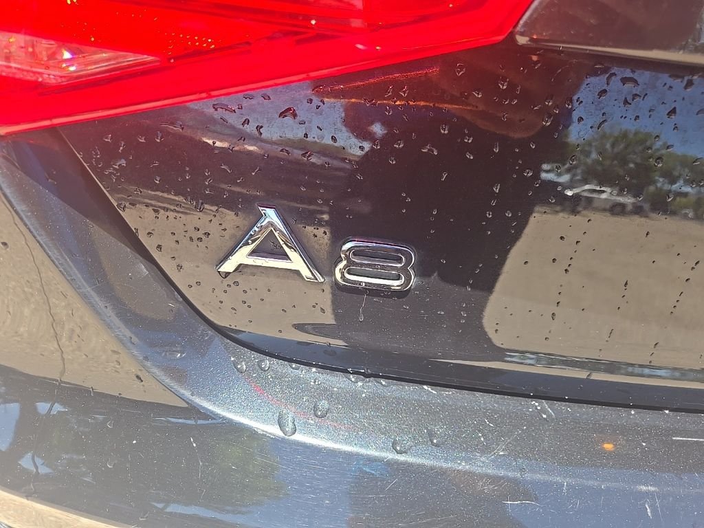 Used 2014  Audi 4.0T image 5