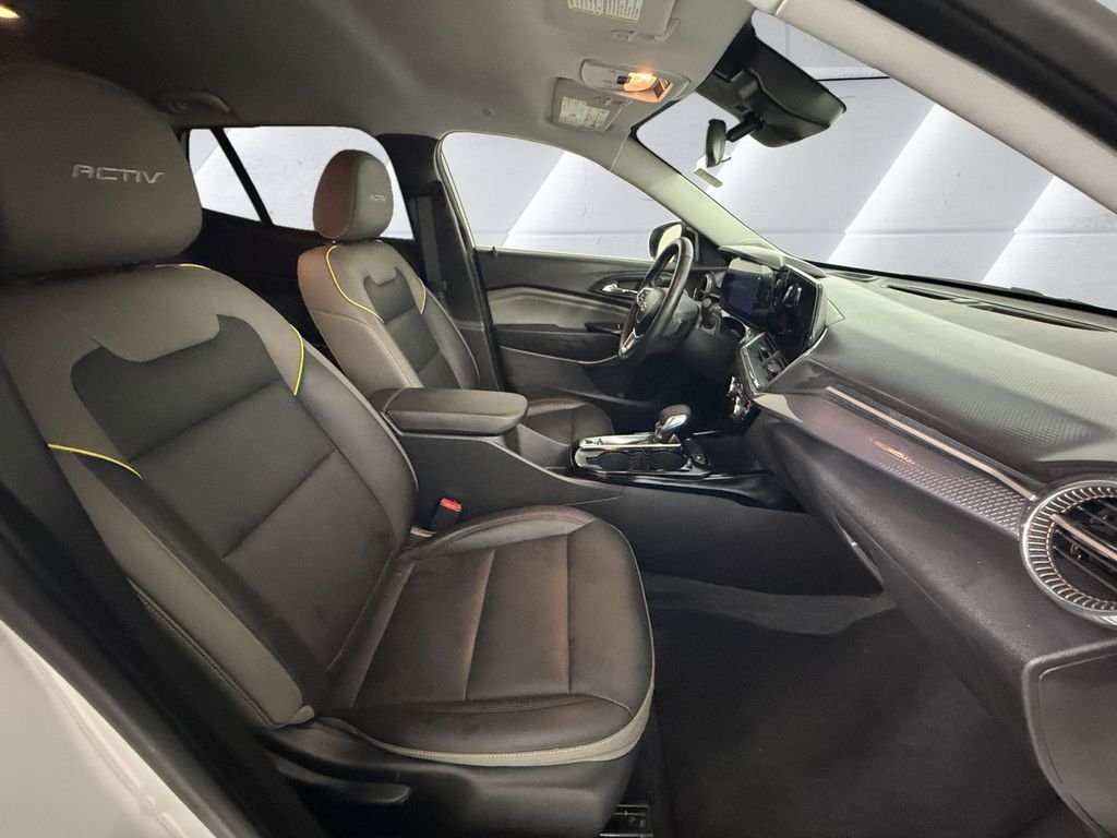 Used 2025 White Chevrolet ACTIV image 13