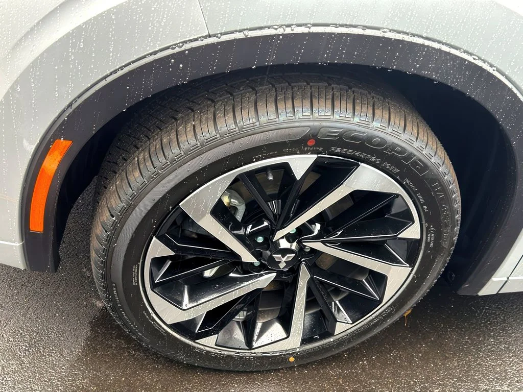 2025 Mitsubishi Outlander Plug-in Hybrid SEL - Photo 7
