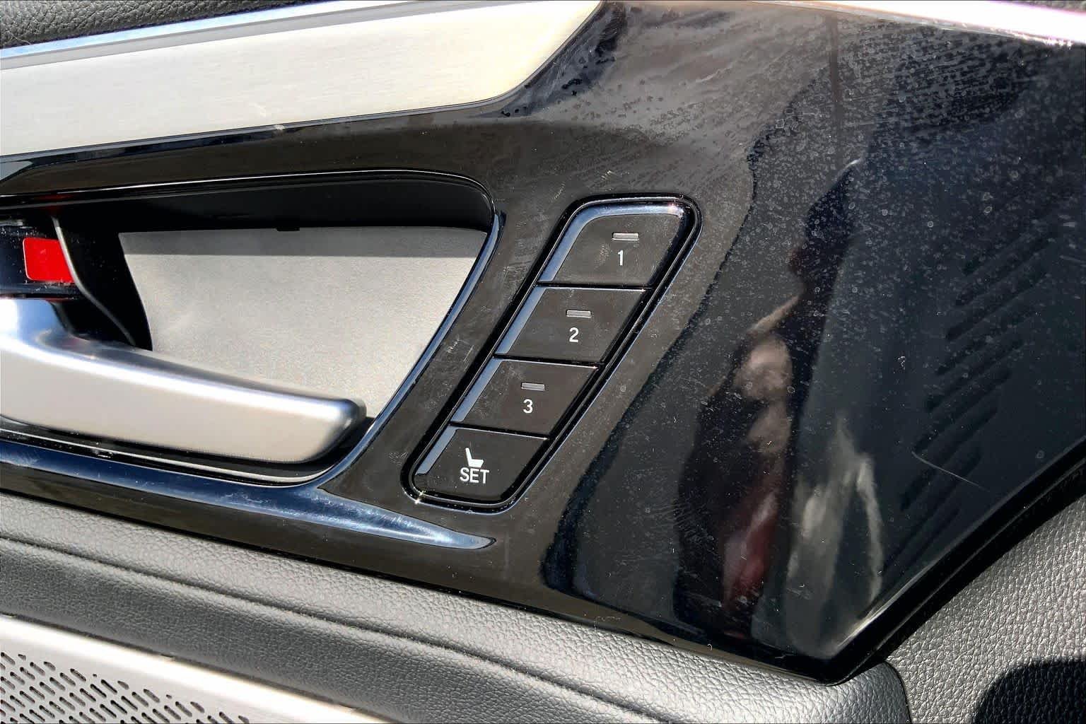 Used 2026 Solar Silver Metallic Acura  image 32