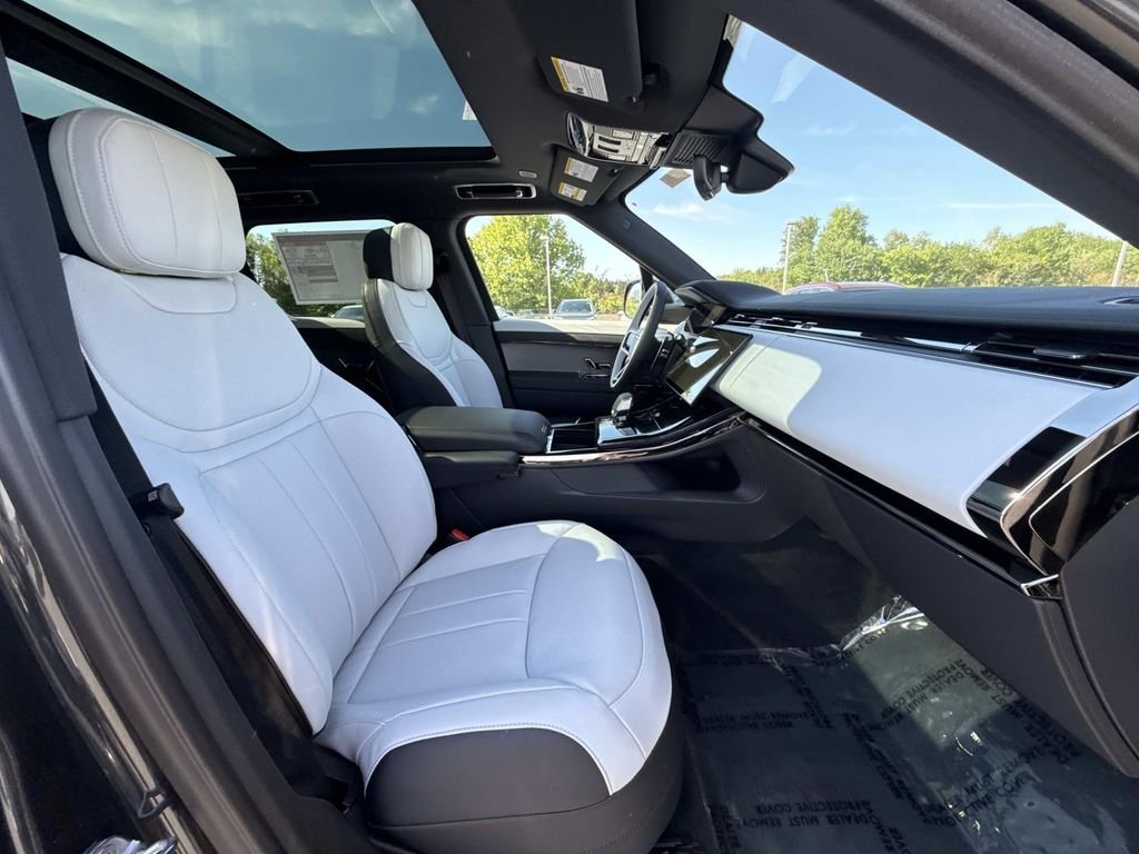 New 2026 Carpathian Grey LAND ROVER Dynamic SE image 13