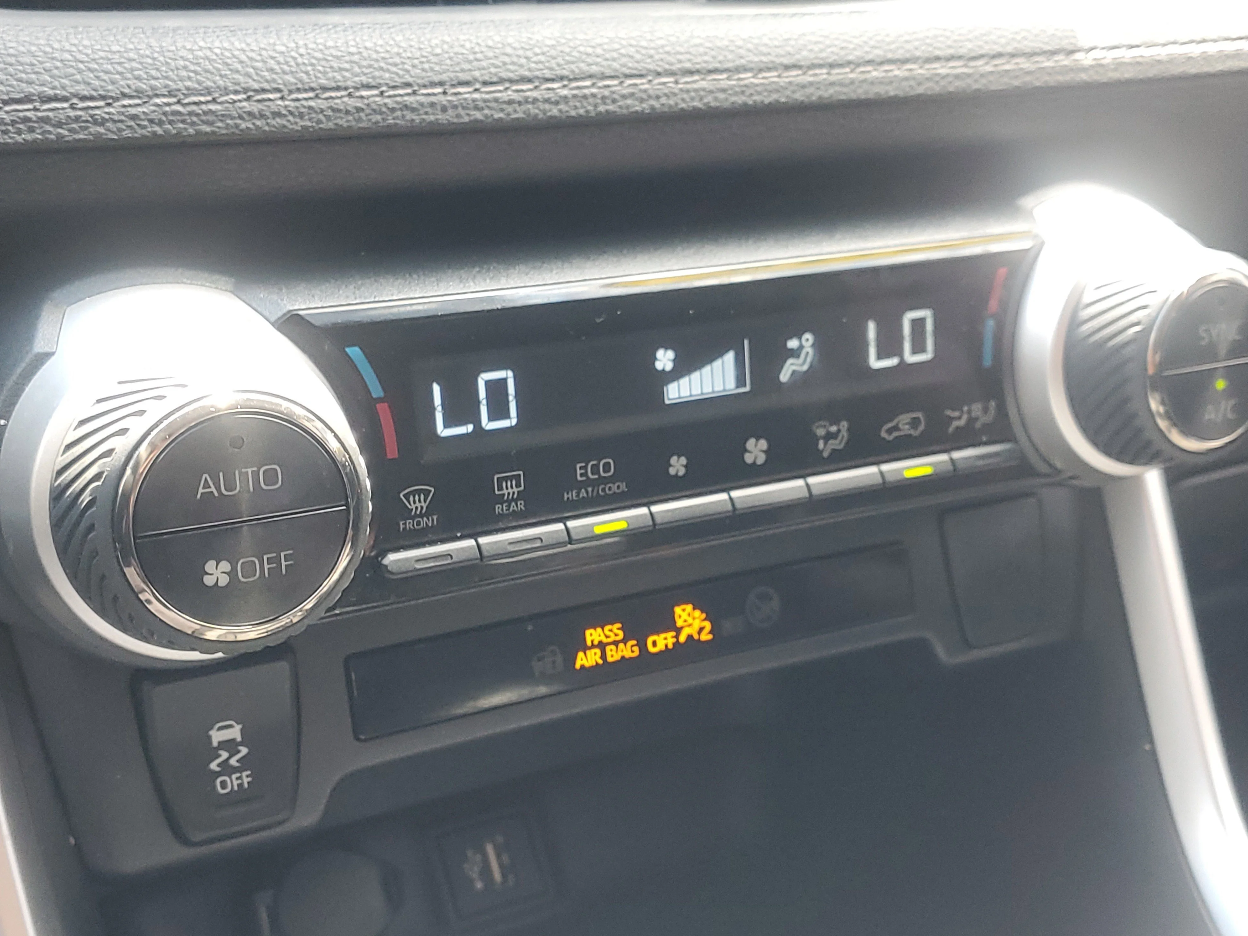 Certified Used 2025 Magnetic Gray Metallic/Midnight Black Metallic Toyota Hybrid XLE image 28