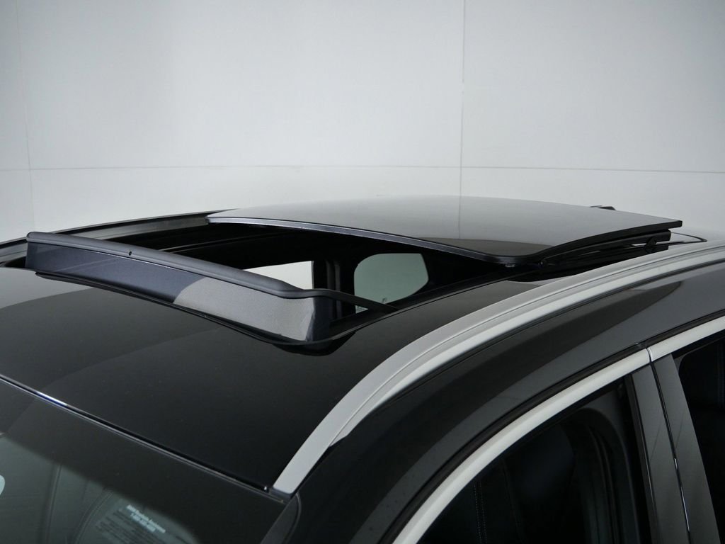 Used 2026 Jet Black BMW xDrive28i image 19