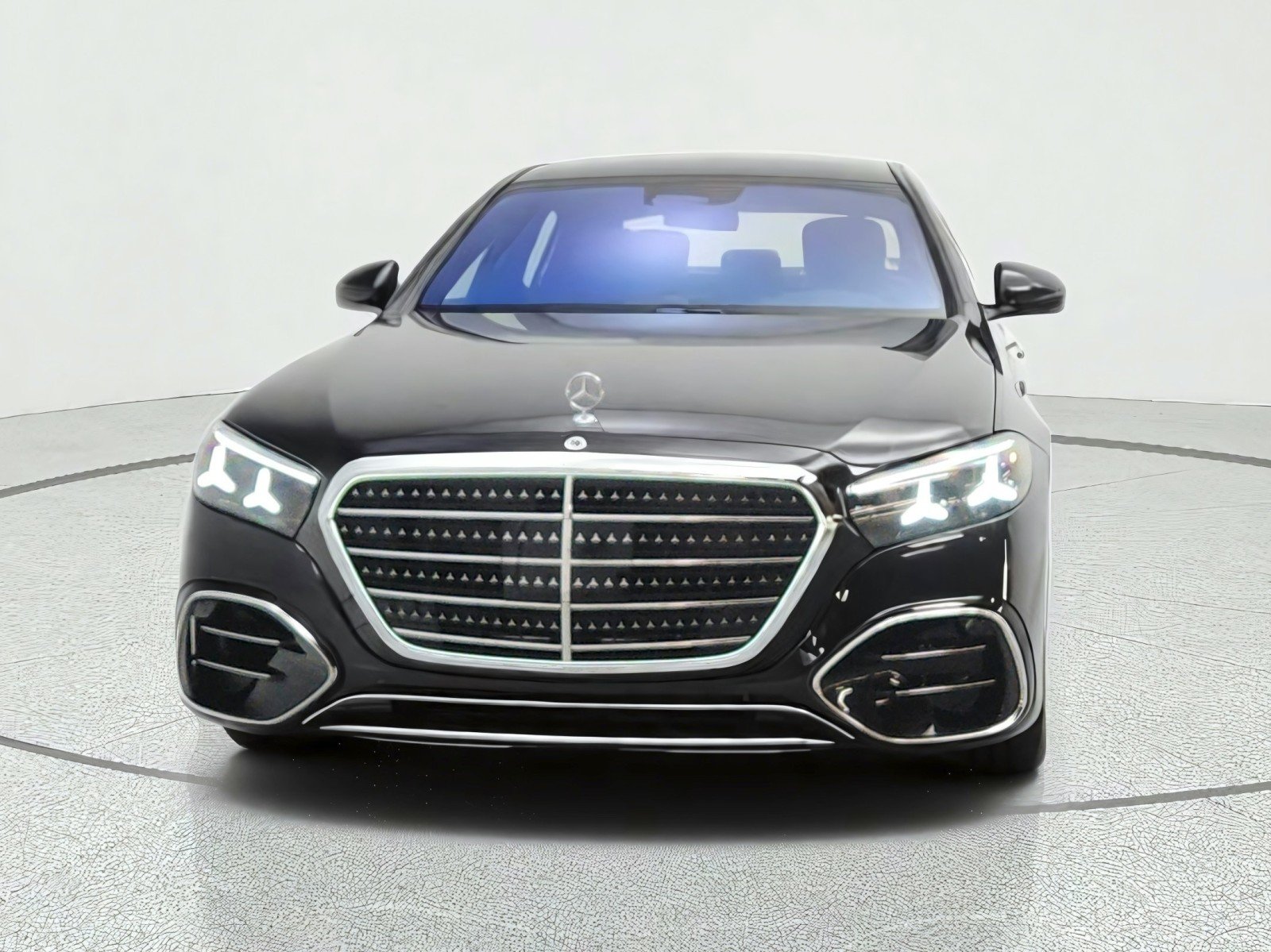 New 2027 Obsidian Black Metallic Mercedes-Benz S 580 4MATIC® Sedan image 2