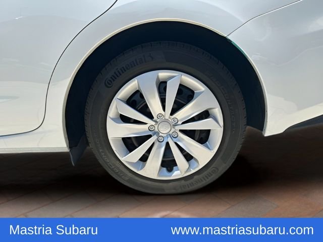 Used 2023 Crystal White Pearl Subaru Base image 9