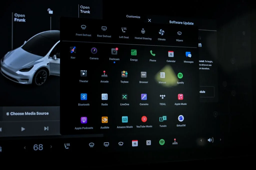 Used 2021 White Tesla Long Range image 19