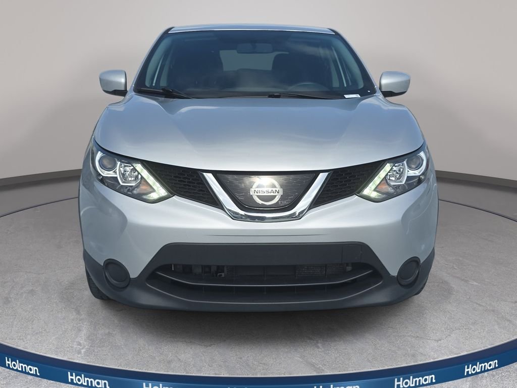 Used 2019 Silver Nissan S image 4