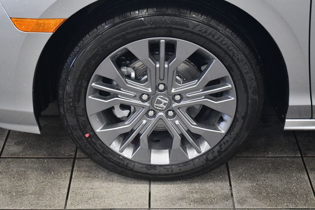 New 2026 Sonic Gray Pearl Honda Touring image 7