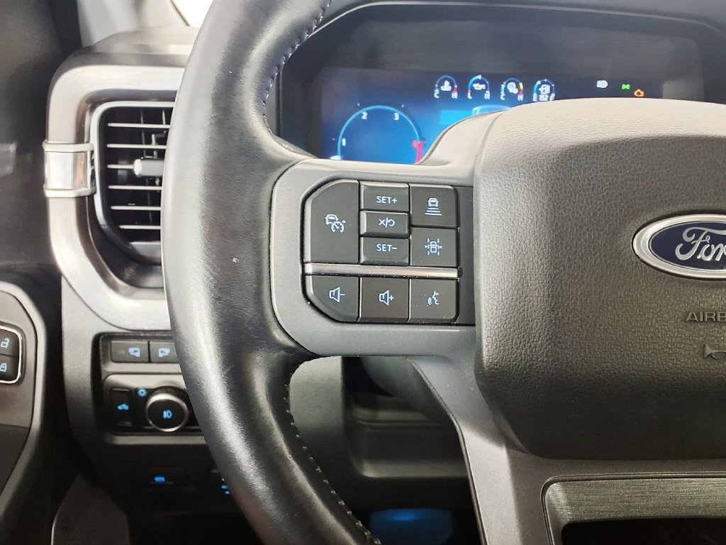 Used 2023 White Ford Lariat image 17