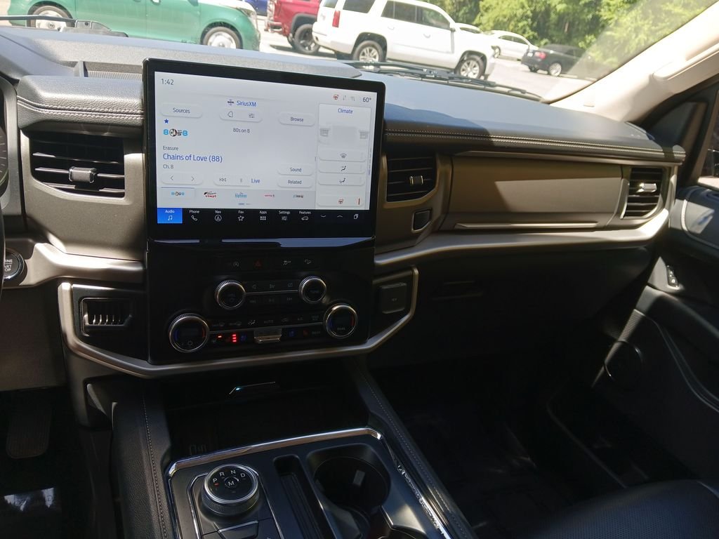 Used 2024 Black Ford XLT image 18