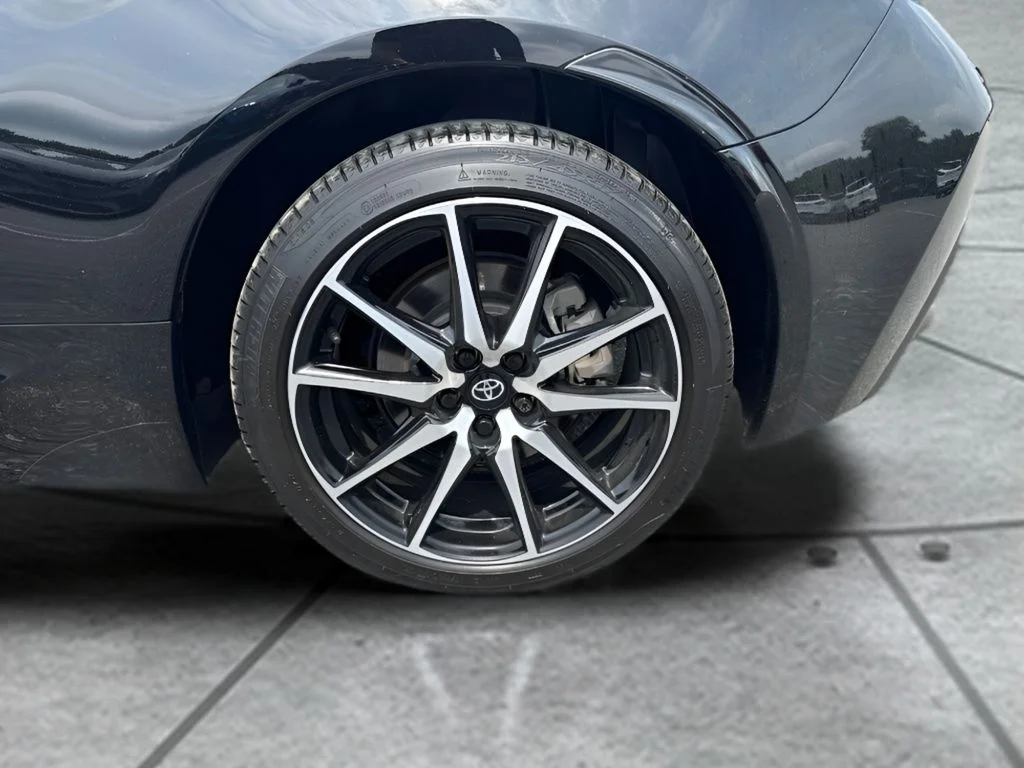 Used 2022  Toyota Base image 24