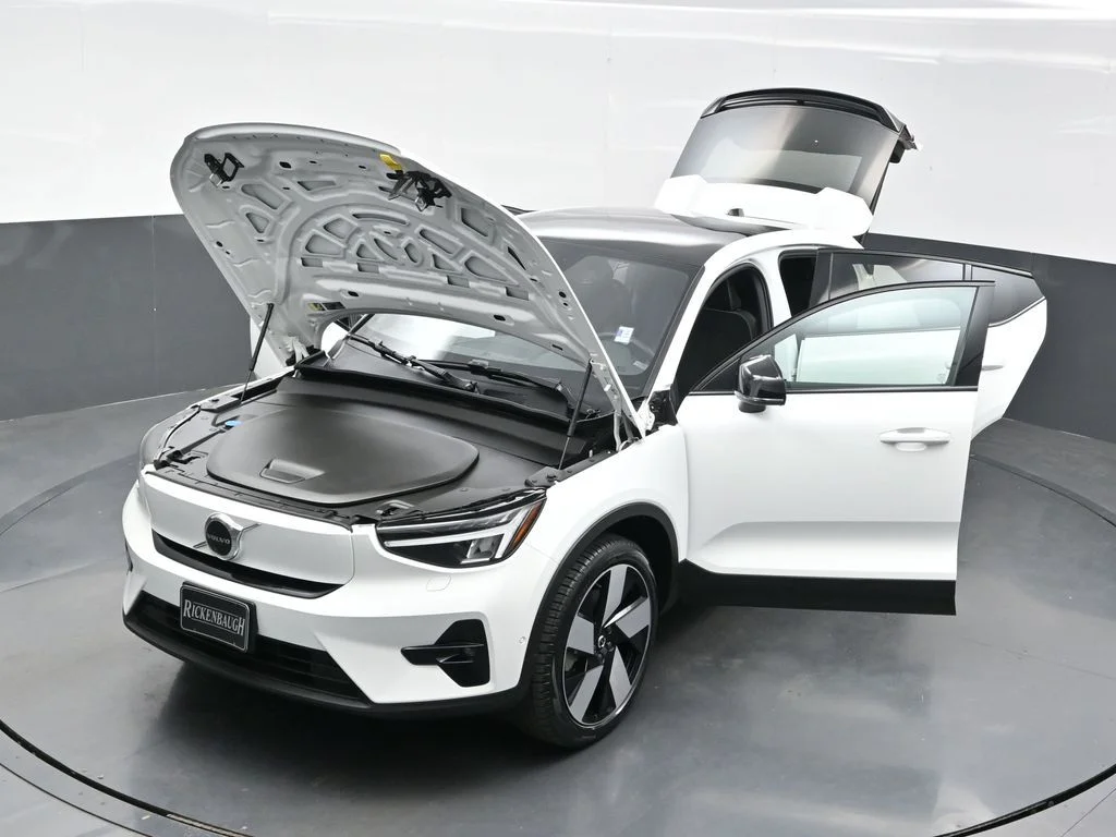 Certified Used 2023 Crystal White Volvo Plus image 39