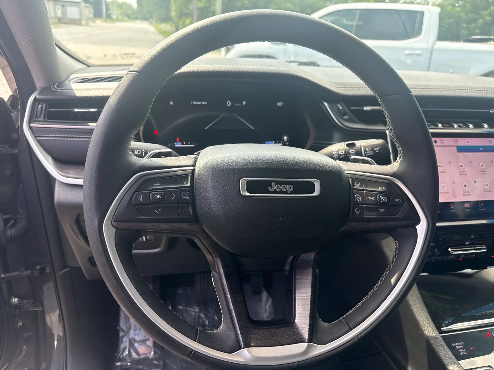 Used 2023 Gray Jeep Limited image 13