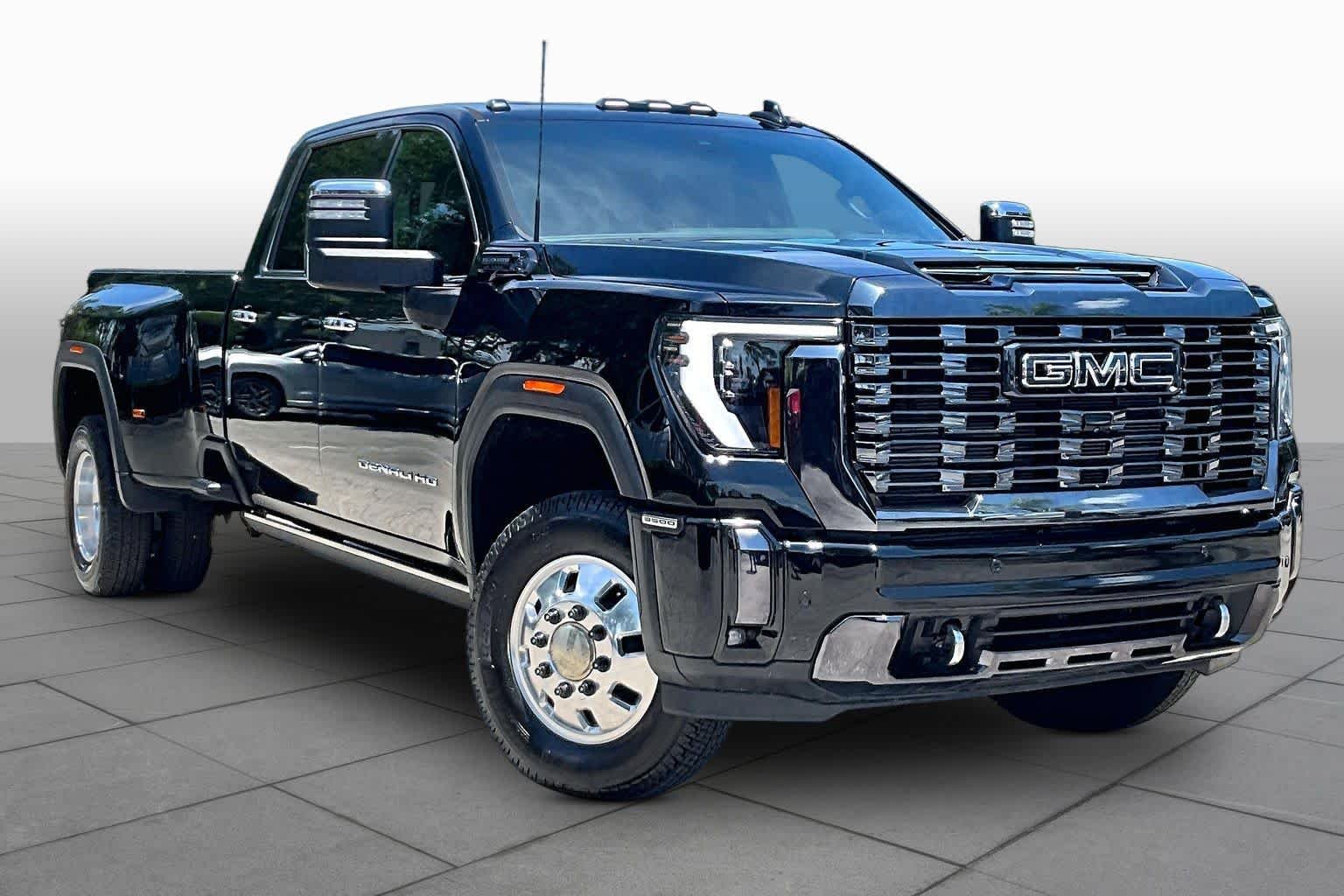 Used 2024 Onyx Black GMC Denali Ultimate image 3
