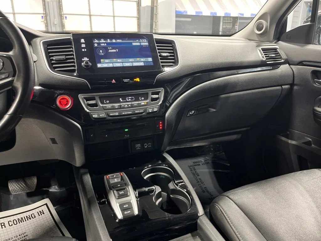 Certified Used 2020 Platinum White Pearl Honda Touring image 24