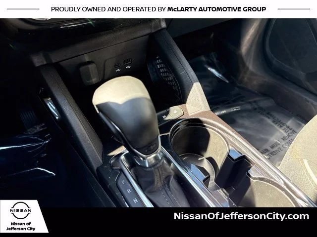 Used 2024 Black Chevrolet LT image 27