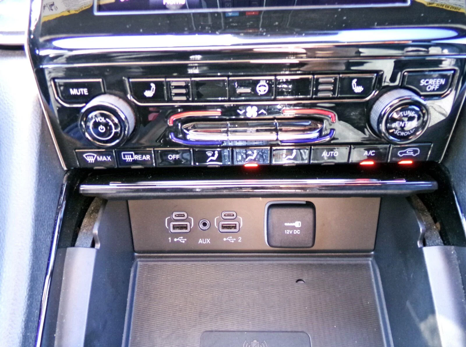 Used 2023 Bright White Clearcoat Jeep Altitude image 11